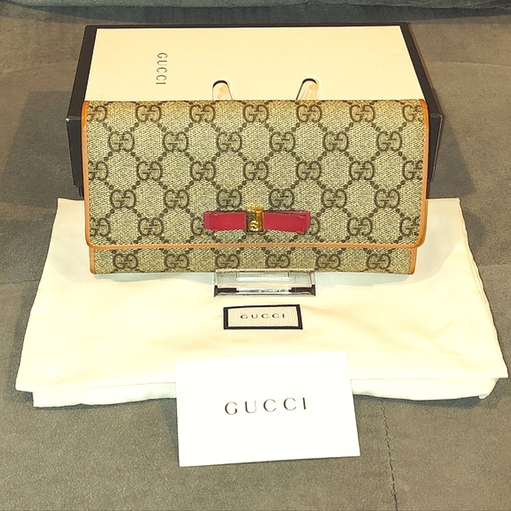 GUCCI GG SUPREME RIBBON FLAP MONGRAM SNAP BI-FOLD LONG WALLET WITH DUSTBAG & BOX - Picture 4 of 17